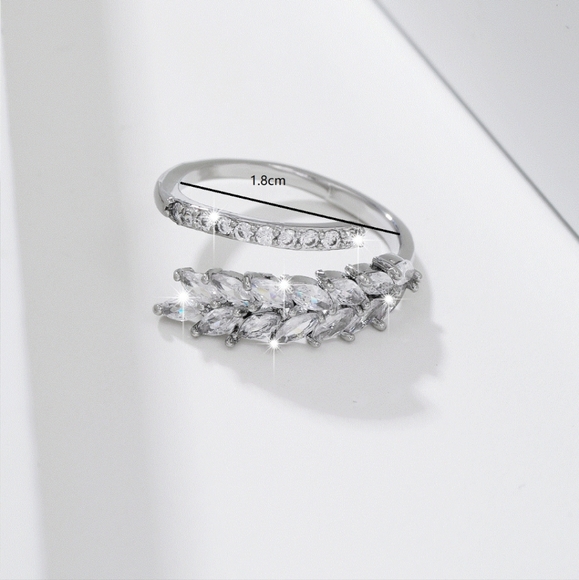 🎉🎉NEW🎉🎉SUPER CLASSY!! ADJUSTABLE CZ RING in SILVER Plating 🎉🎉 - Picture 4 of 16